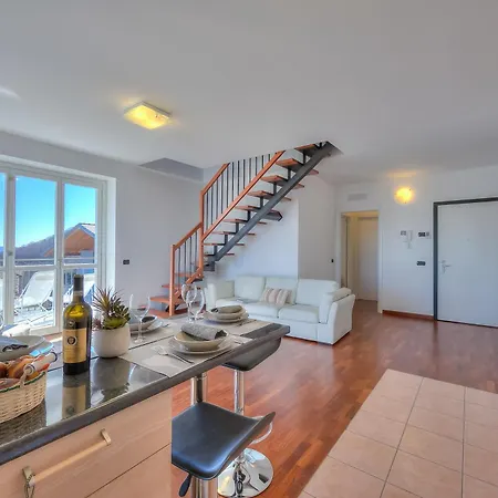 Apartmán Penthouse The Magnifique View - Happy Stresa