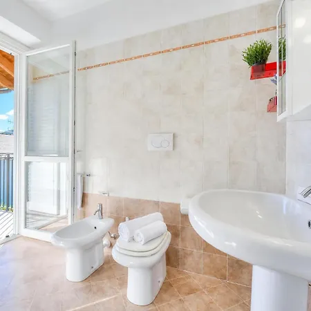 Penthouse The Magnifique View In - Happy Apartment Stresa