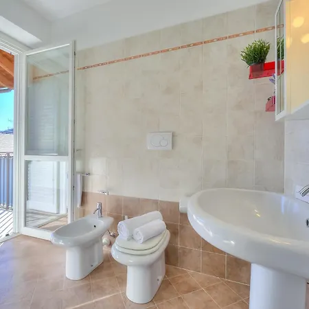 Penthouse The Magnifique View - Happy Стреза